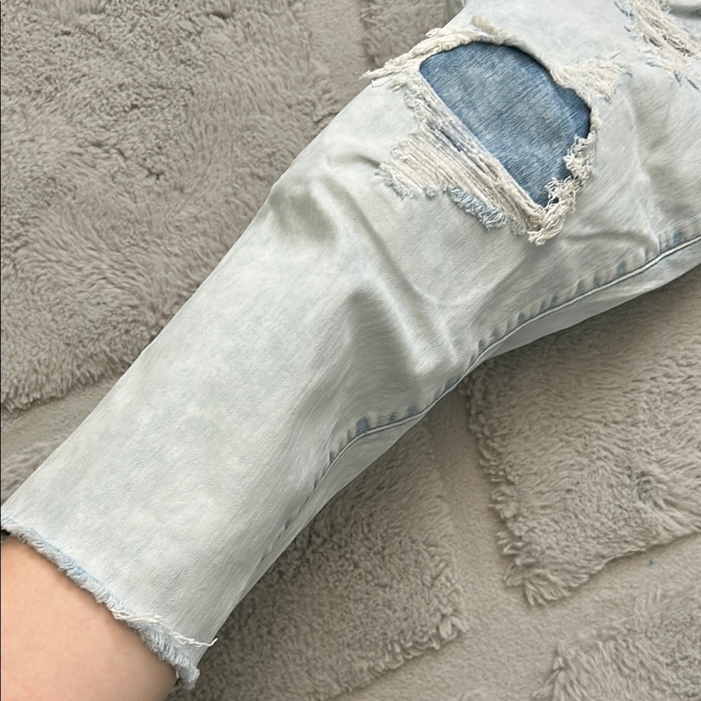 **LAST CHANCE!! American Eagle Outfitters Men’s Slim Cut Distressed Jeans - Picture 5 of 14